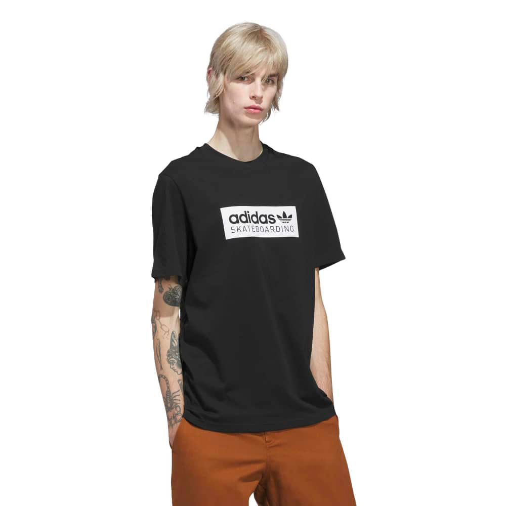 Remera adidas Skt Logo