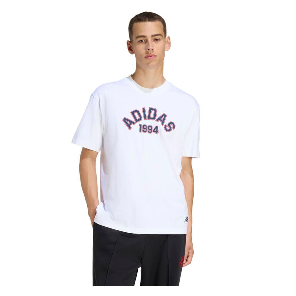 Remera Hombre adidas Gfx Varsity